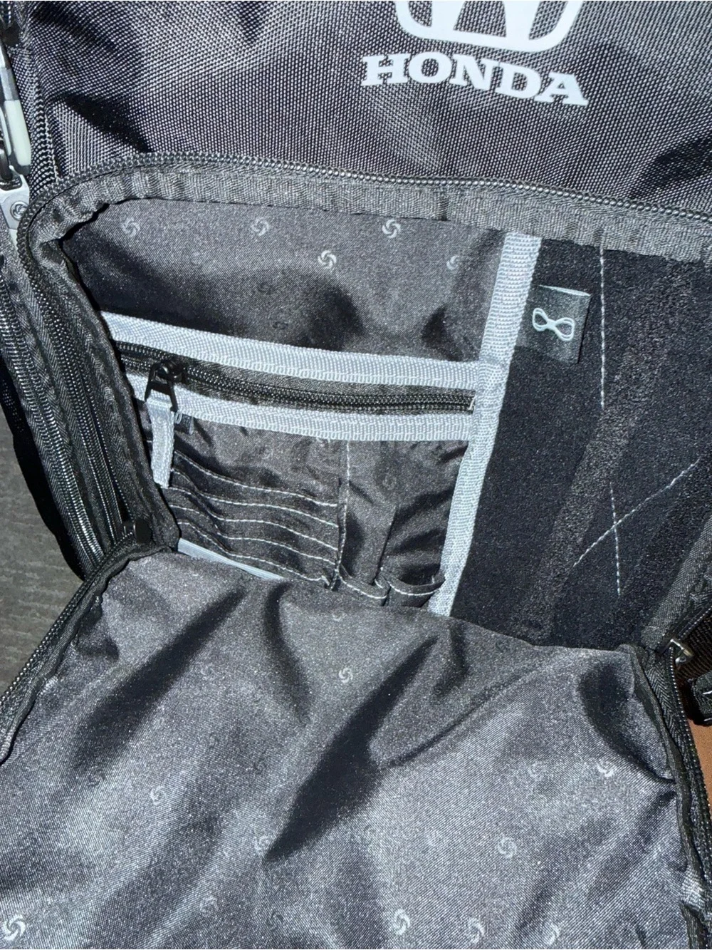 N/A official samsonite